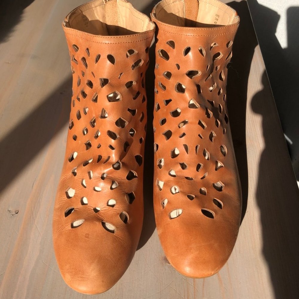 House of Harlow Tate Cut Out Bootie